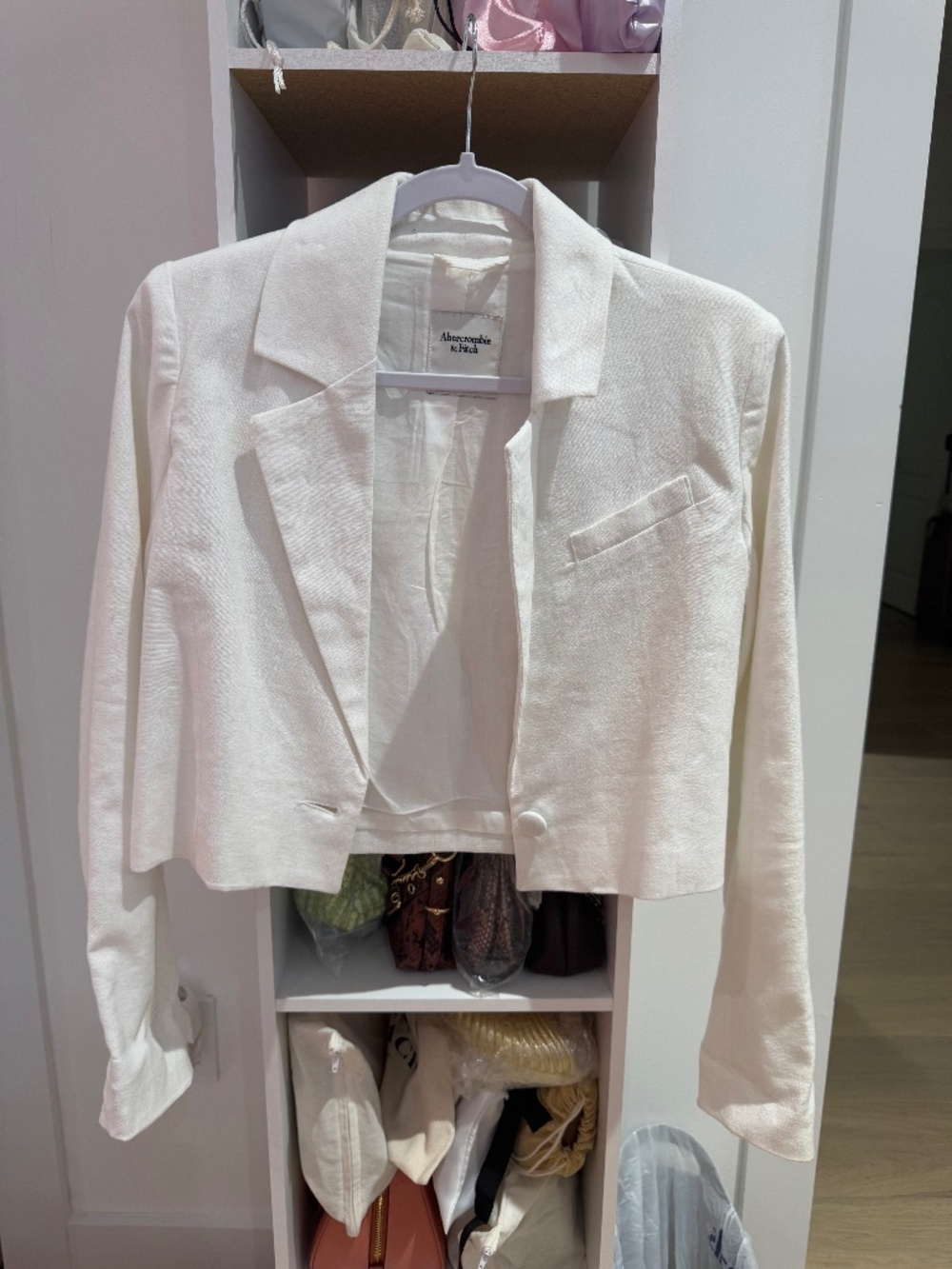 A&F Linen blend crop blazer